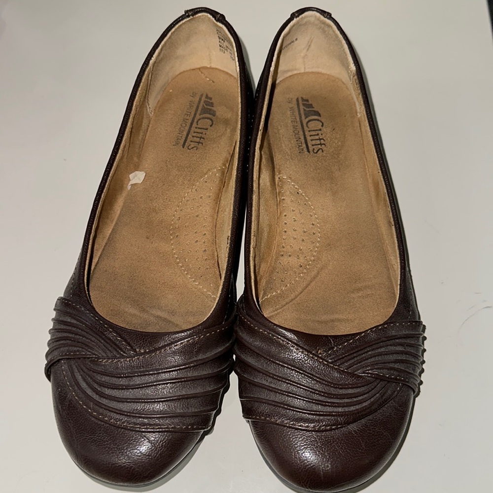 Cliffs Brown dress flats - size 9W
